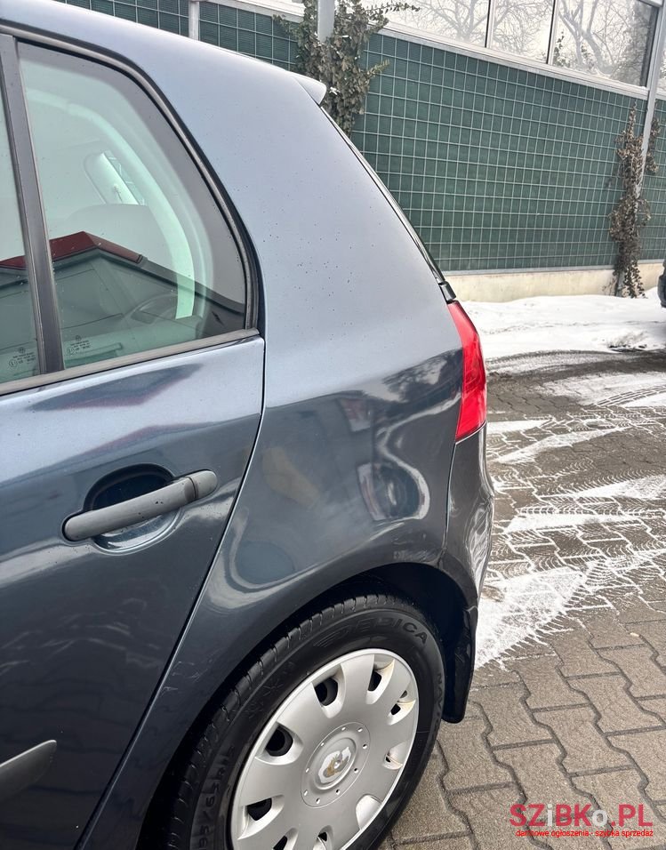 2005' Volkswagen Golf photo #4