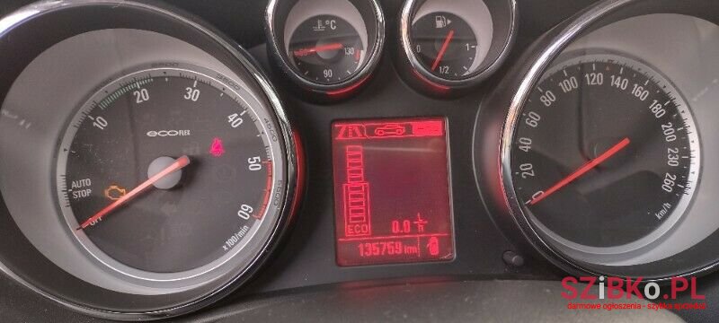 2013' Opel Astra photo #6