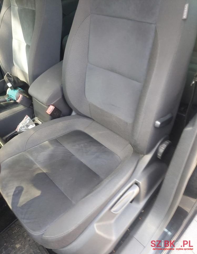 2012' Volkswagen Tiguan photo #5