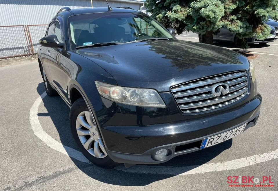 2005' Infiniti FX photo #1