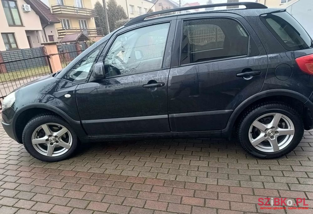 2010' Fiat Sedici photo #4