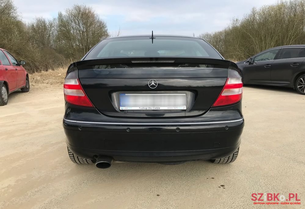 2005' Mercedes-Benz C-Class photo #3