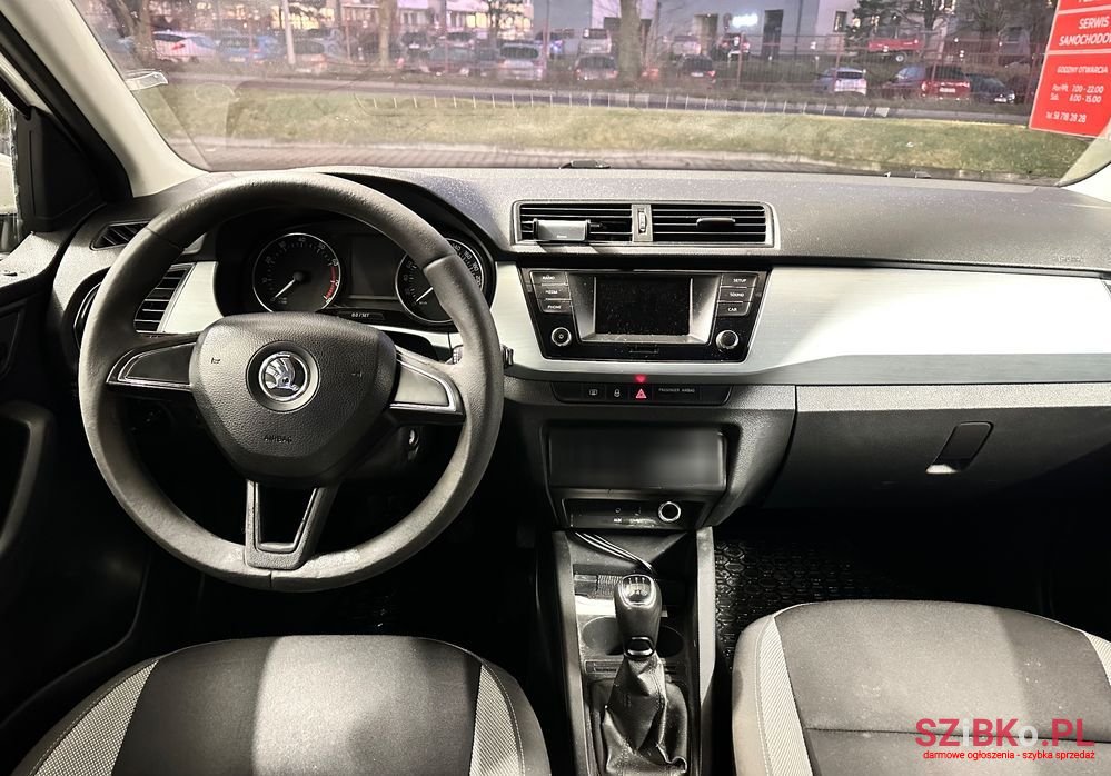 2017' Skoda Fabia 1.0 Ambition photo #5