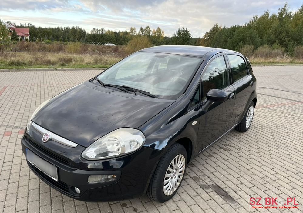 2010' Fiat Punto Evo photo #1