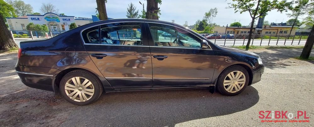 2005' Volkswagen Passat 2.0 Tdi Highline photo #3