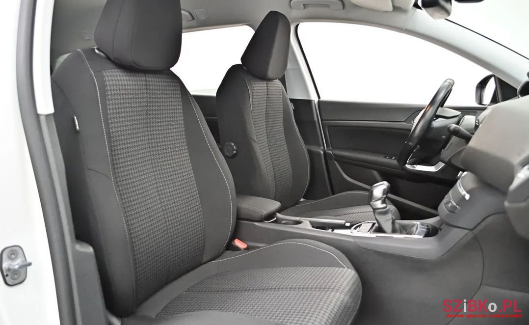 2018' Peugeot 308 photo #3
