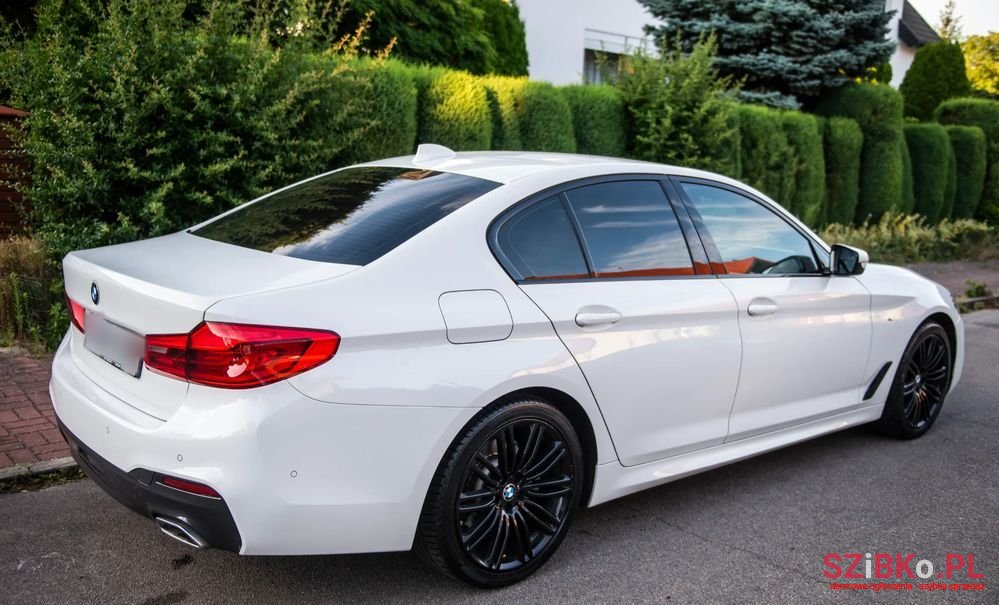 2019' BMW 5 Series 520D Xdrive Sport photo #5