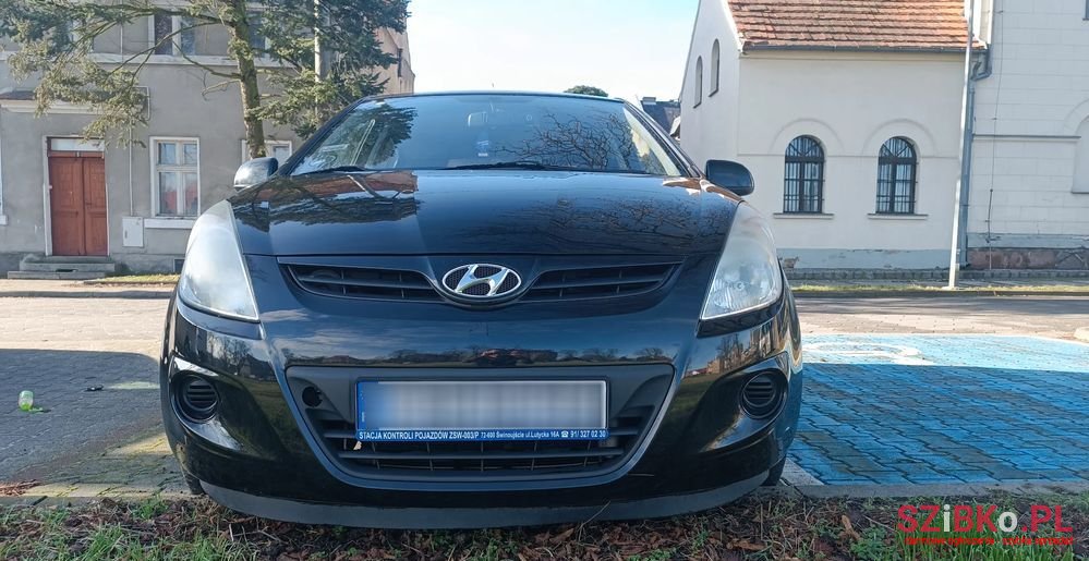 2010' Hyundai i20 1.2 Classic photo #2