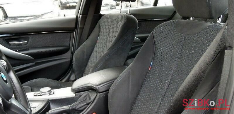 2015' BMW 318 photo #5