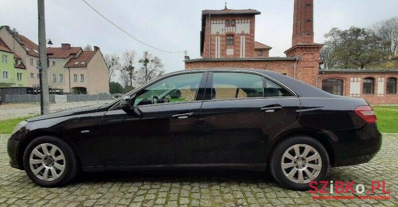 2009' Mercedes-Benz Klasa E photo #1