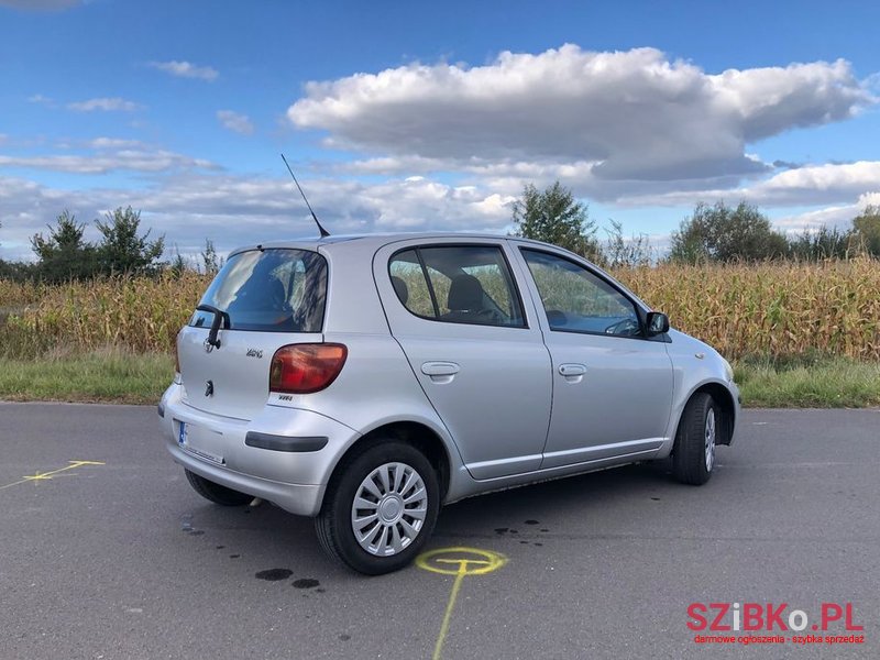 2004' Toyota Yaris 1.0 Luna photo #4