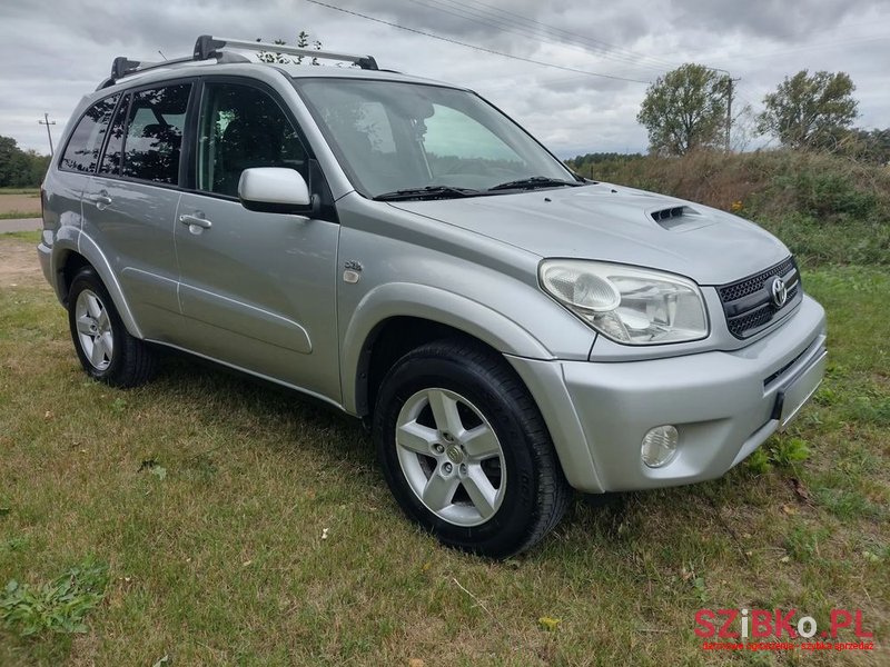 2005' Toyota RAV4 photo #2