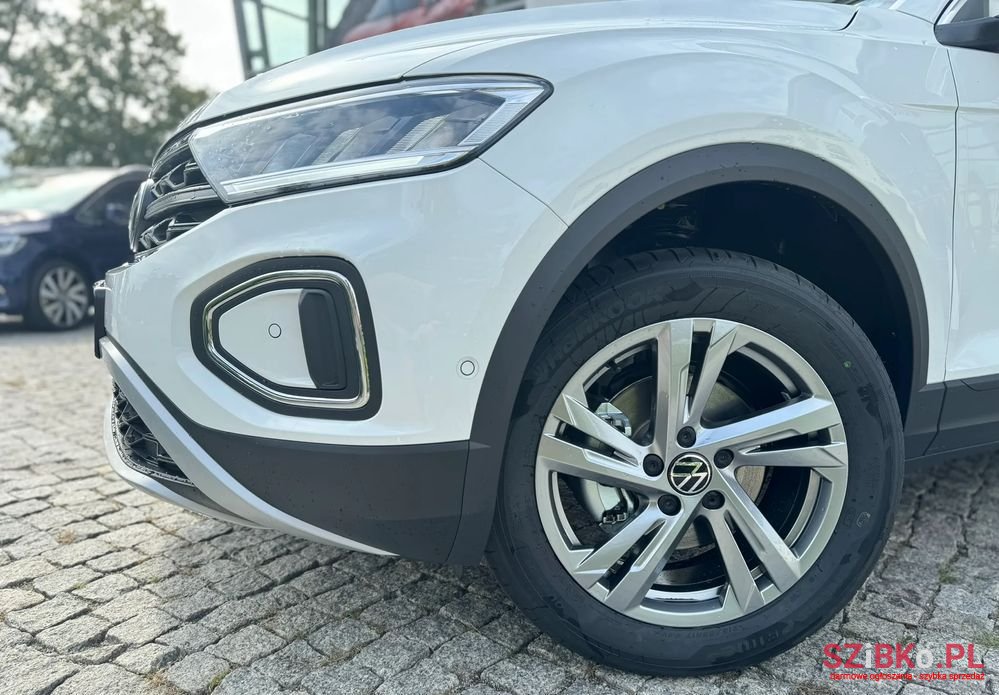 2024' Volkswagen T-Roc photo #2