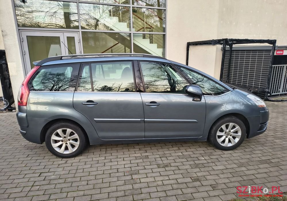 2010' Citroen C4 Picasso photo #5