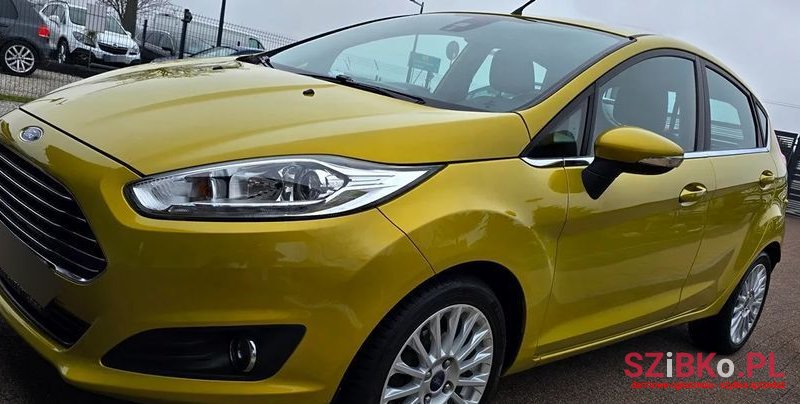 2013' Ford Fiesta photo #1