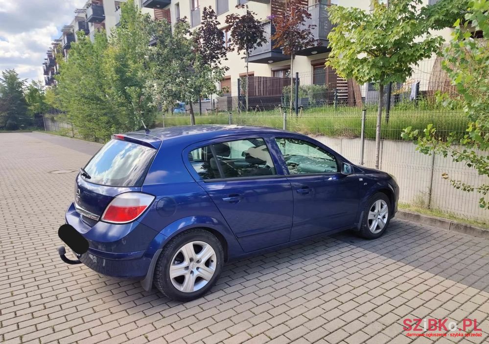 2005' Opel Astra photo #6