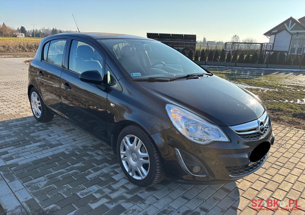 2011' Opel Corsa 1.4 16V Cosmo photo #3