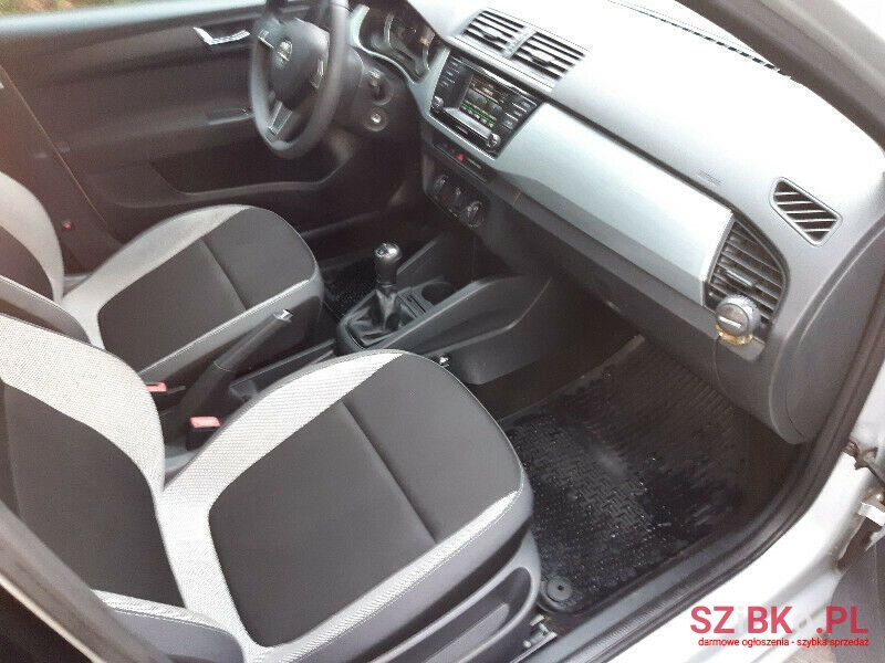 2015' Skoda Fabia photo #6