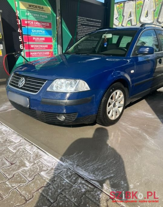 2003' Volkswagen Passat photo #2