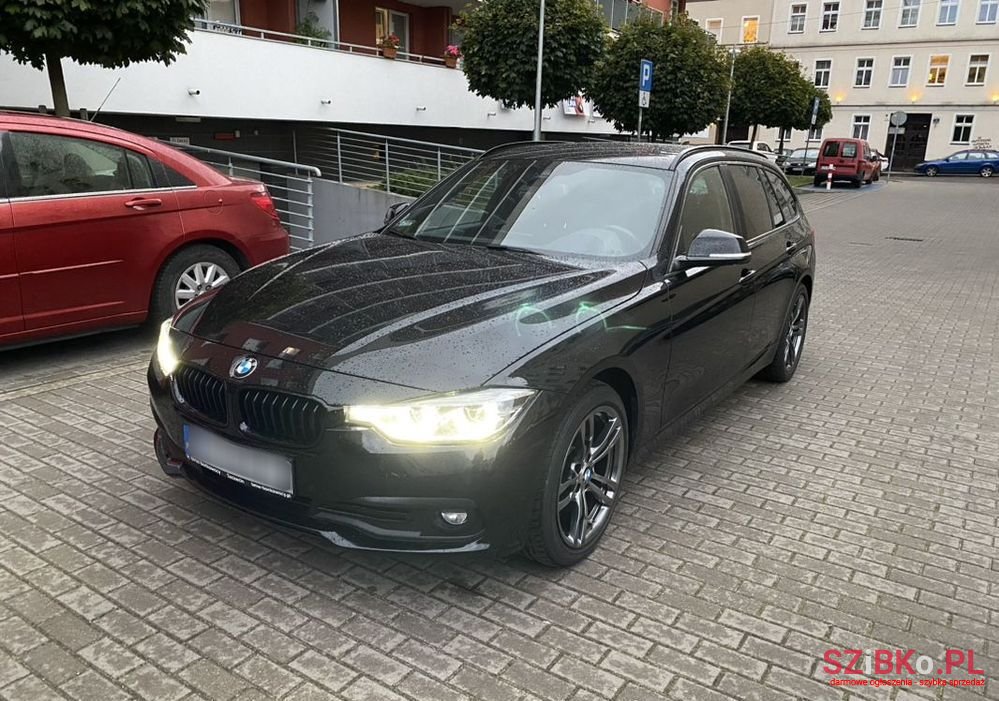 2018' BMW 3 Series 318D photo #6