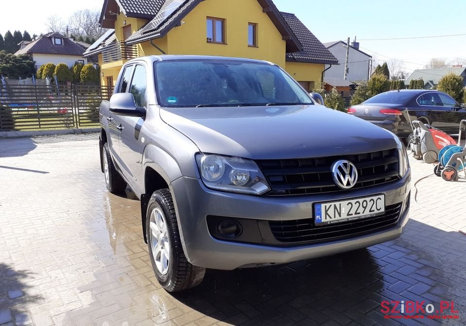 2010' Volkswagen Amarok photo #1