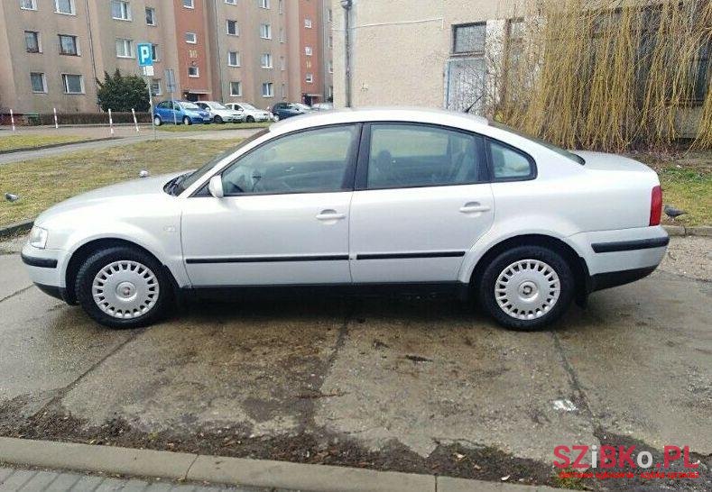 2000' Volkswagen Passat photo #1