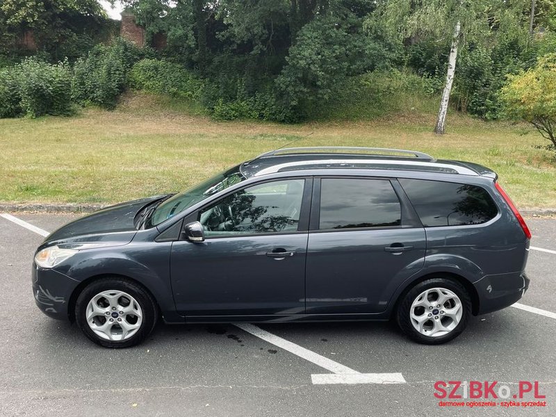 2010' Ford Focus photo #5