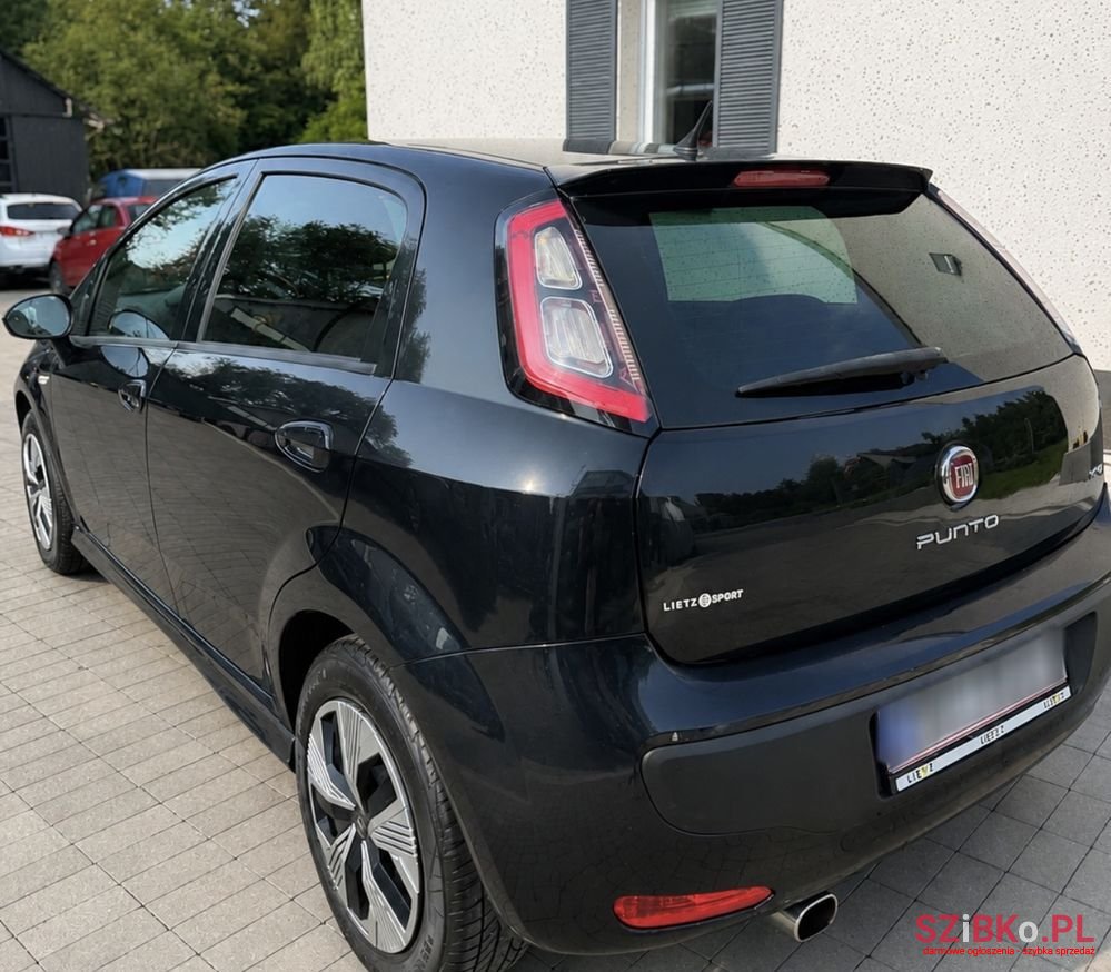 2010' Fiat Punto Evo photo #2