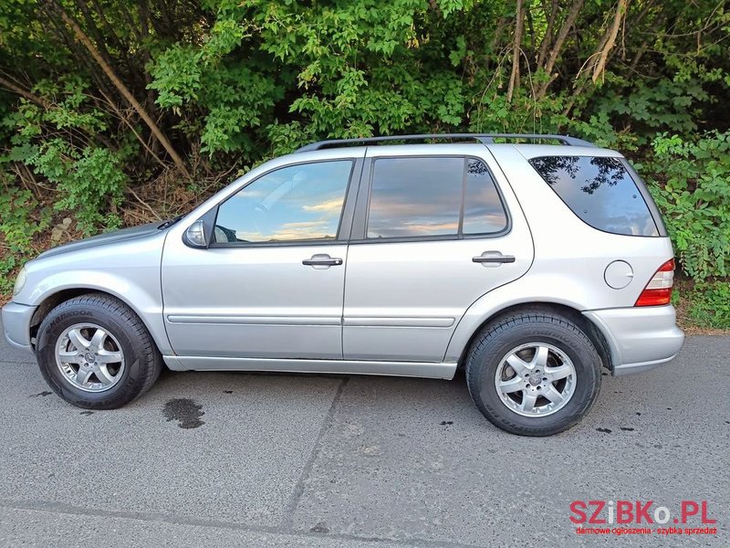 2002' Mercedes-Benz Ml photo #2