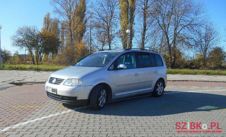 2006' Volkswagen Touran photo #1