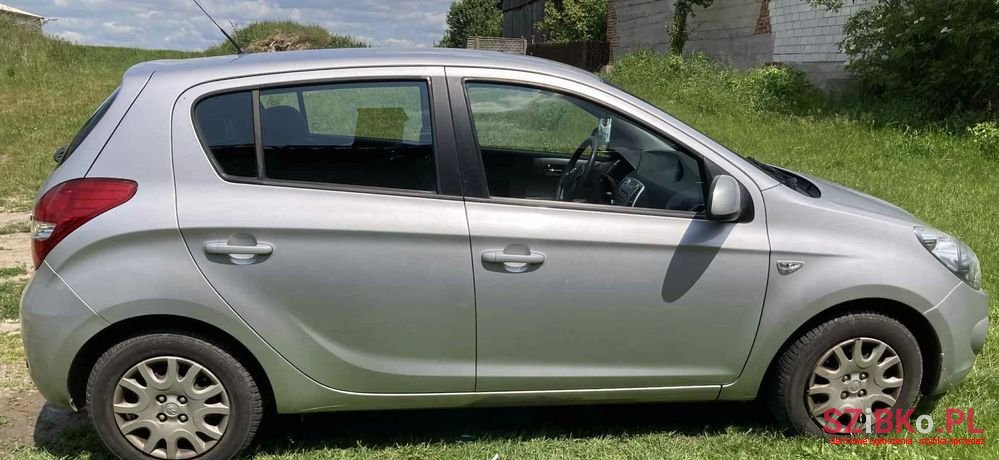 2011' Hyundai i20 photo #2