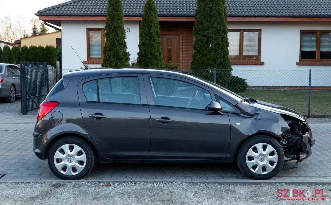2014' Opel Corsa photo #4