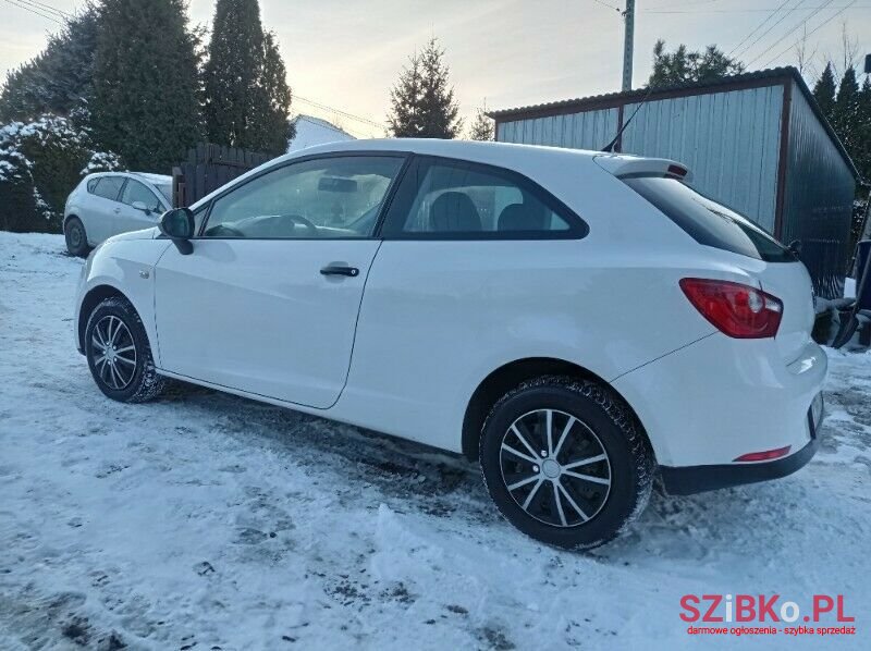 2011' SEAT Ibiza photo #5