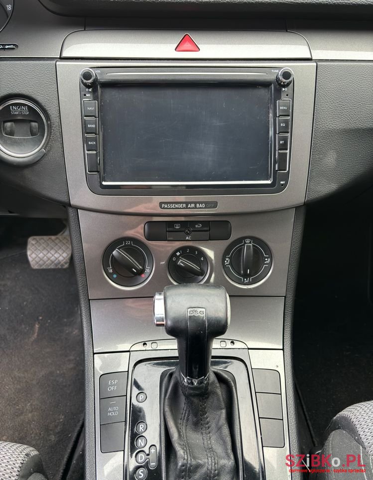 2007' Volkswagen Passat photo #5