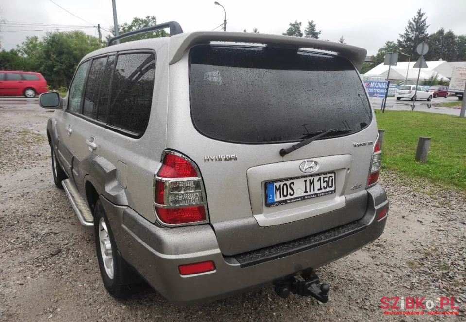 2005' Hyundai Terracan photo #2
