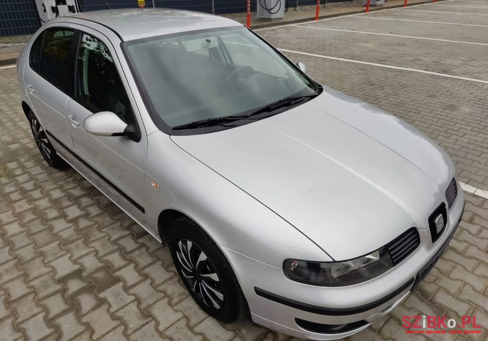 2004' SEAT Leon photo #1