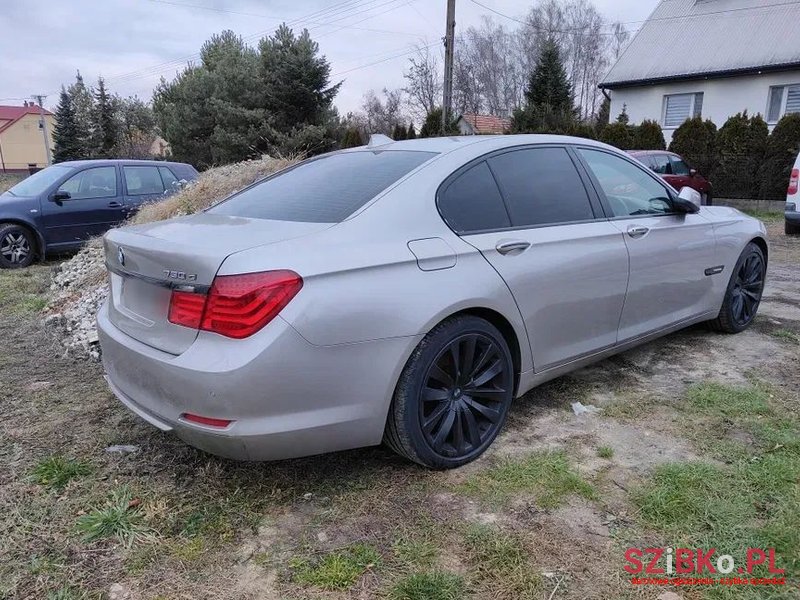 2008' BMW 7 Series 730D photo #2