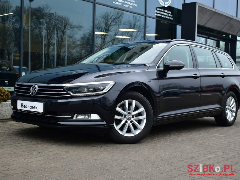 2019' Volkswagen Passat photo #4