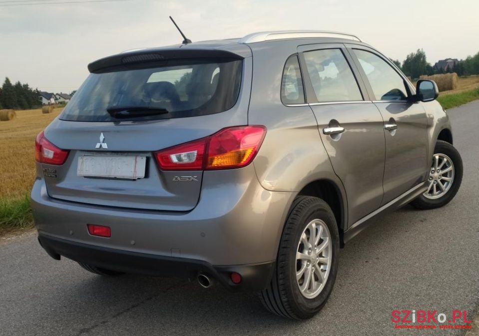 2015' Mitsubishi ASX photo #3