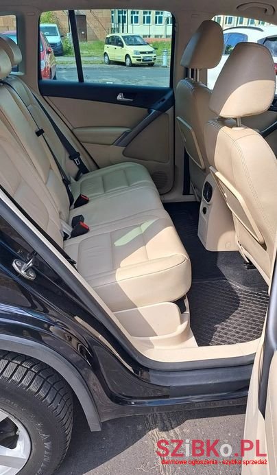 2009' Volkswagen Tiguan photo #6