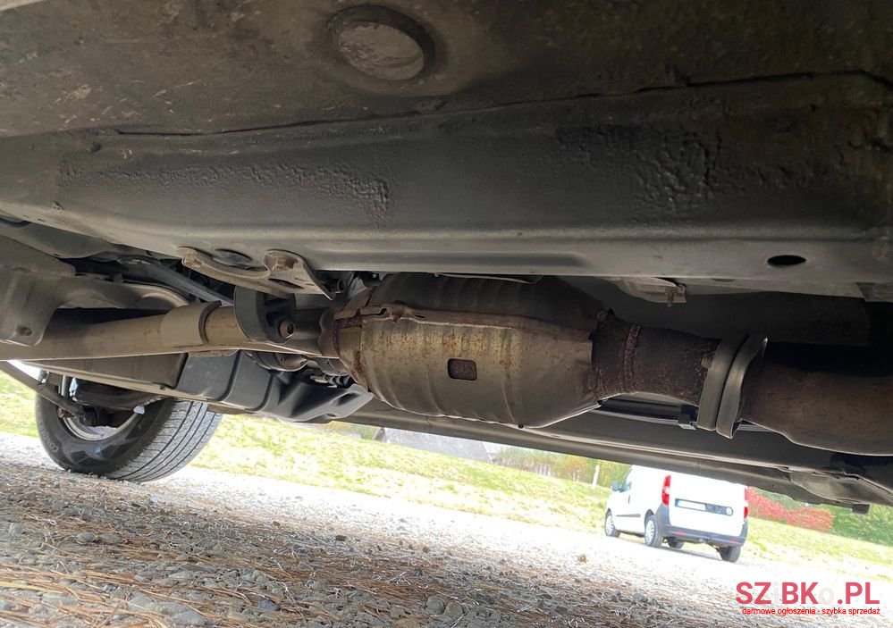 2004' Toyota RAV4 2.0 D-4D Sol photo #6