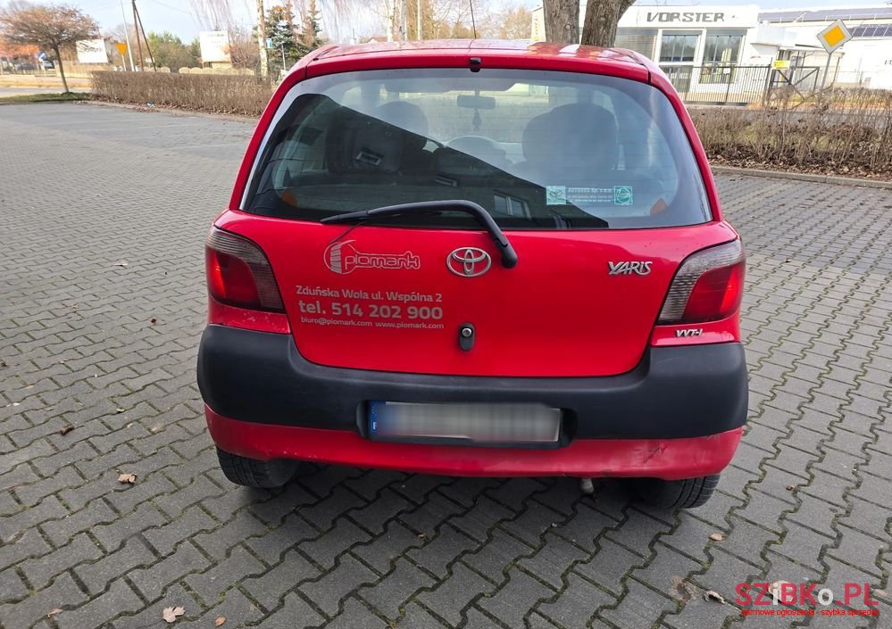 2003' Toyota Yaris 1.0 Luna photo #4