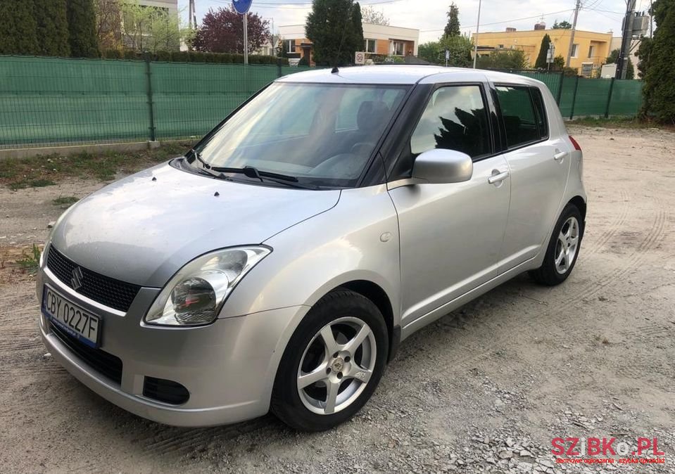 2005' Suzuki Swift photo #1
