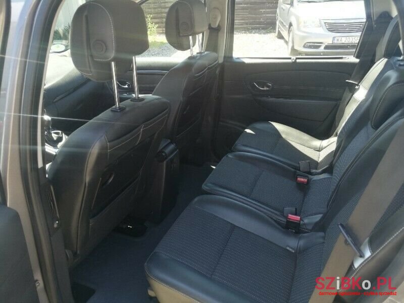 2013' Renault Scenic photo #3