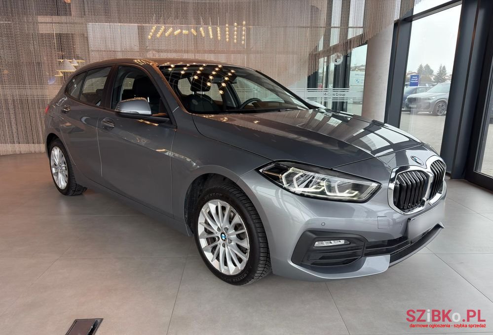 2024' BMW 1 Series 118I Advantage photo #6