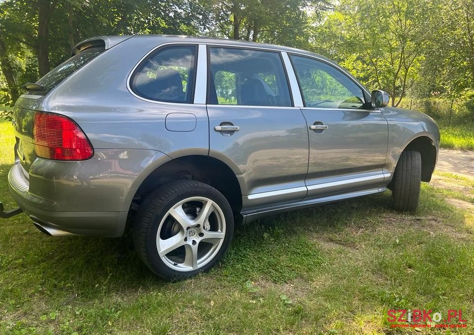 2006' Porsche Cayenne photo #2