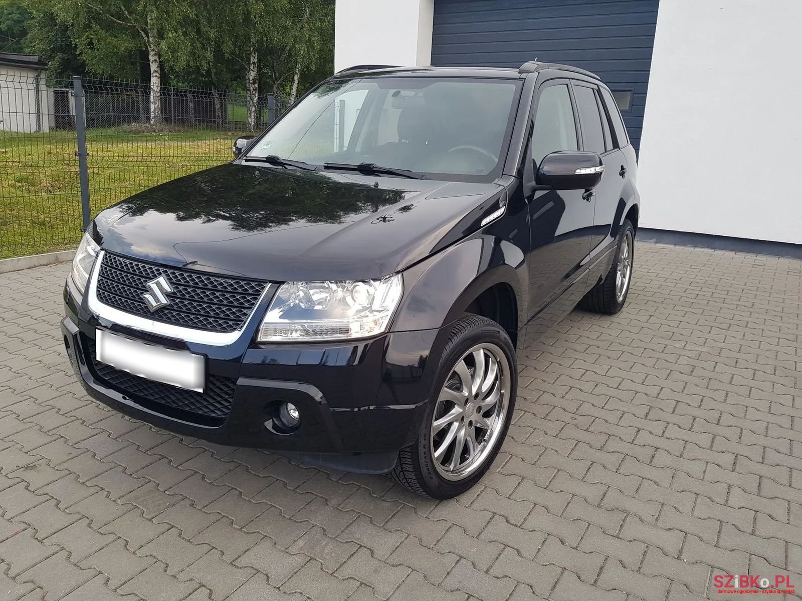 2010' Suzuki Grand Vitara photo #3