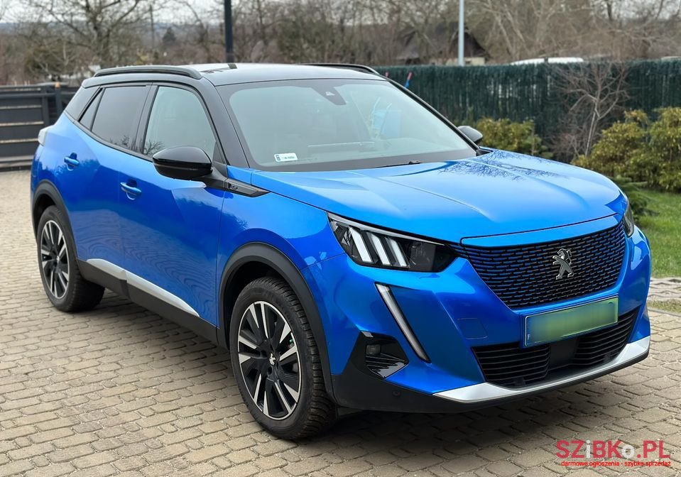 2020' Peugeot 2008 photo #3
