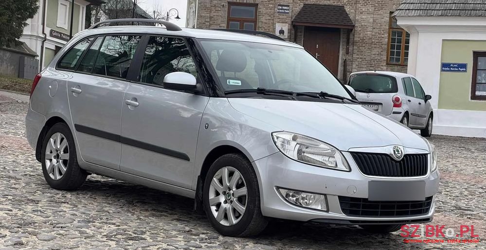 2010' Skoda Fabia 1.2 Tsi Fresh Plus photo #2
