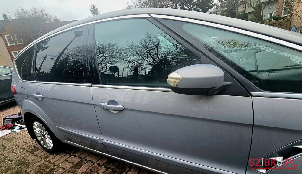 2011' Ford S-Max photo #6